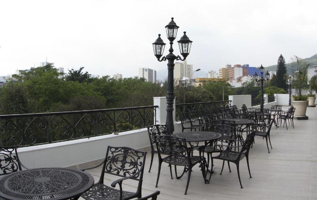 Club De Bienestar Ilar Bulevar Del Rio Cali Dış mekan fotoğraf